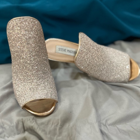 Steve Madden, open-toe, 4 inch heels, blush pink and rose gold in color. - Picture 6 of 7